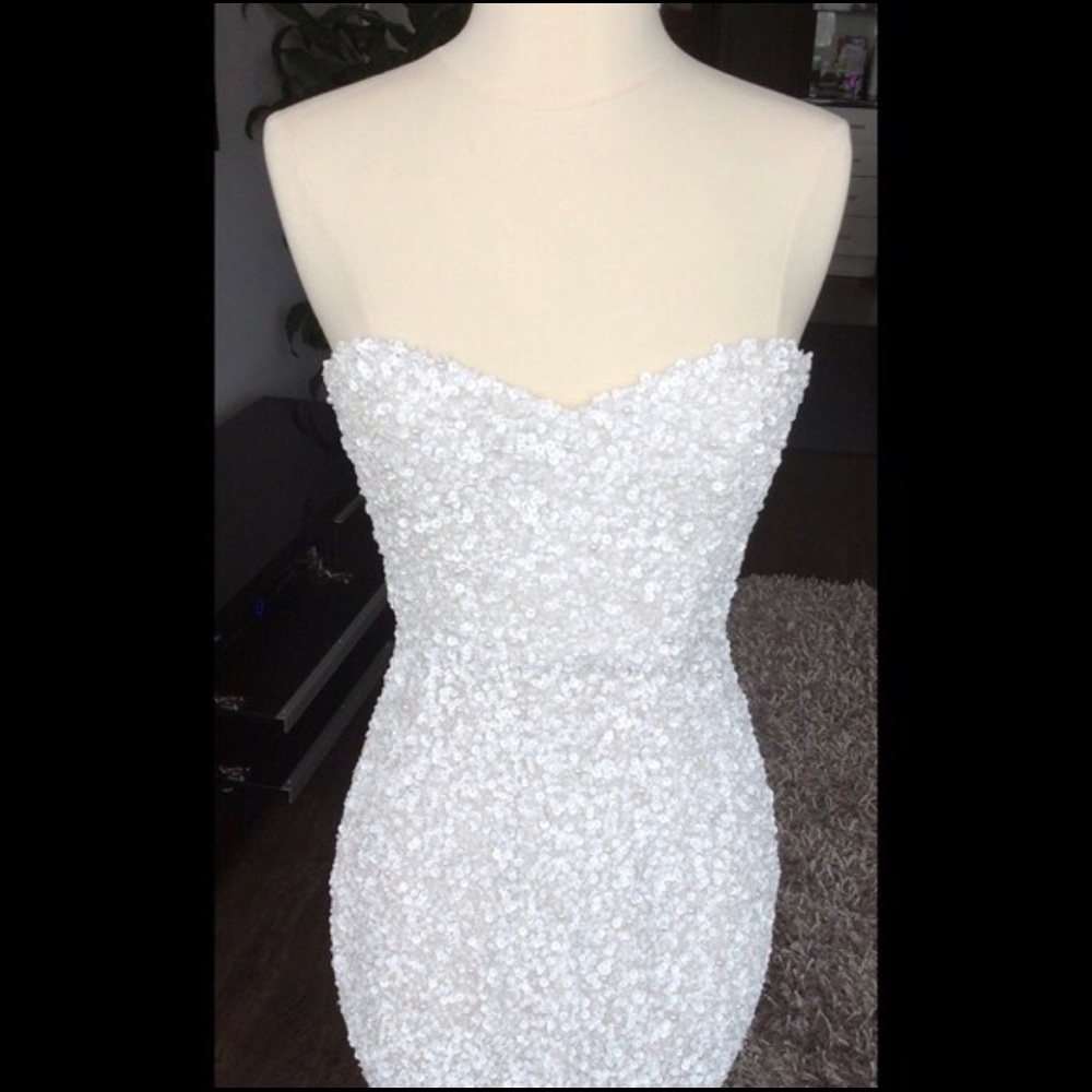 Parker sequin strapless dress in white 💕